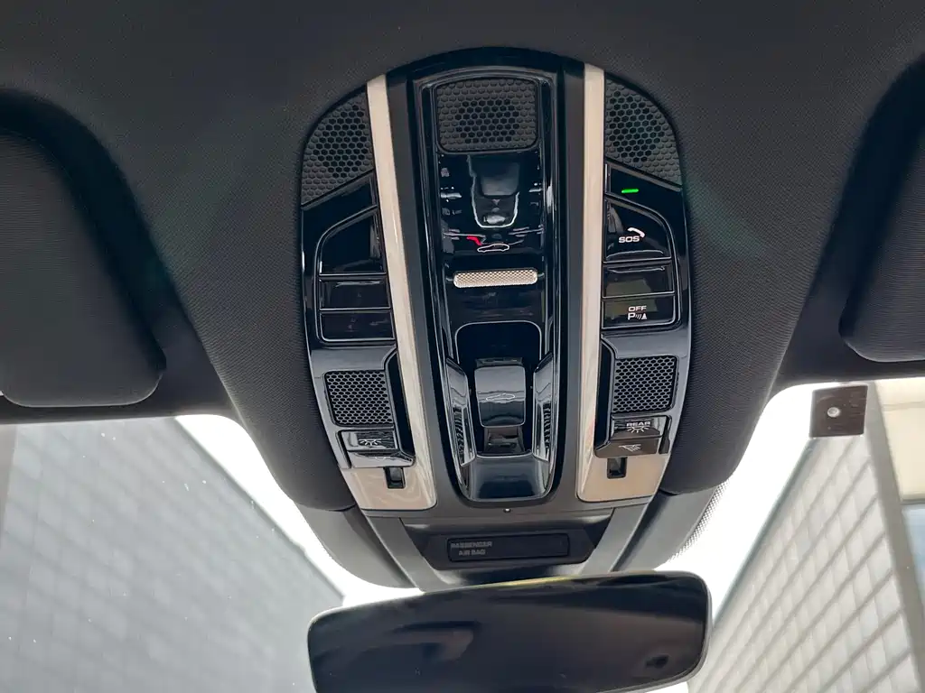 Porsche Cayenne 2019 — фото 23