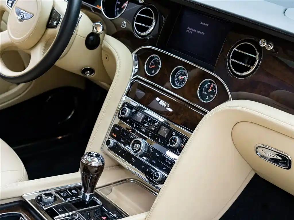 Bentley Mulsanne 2016 — фото 19