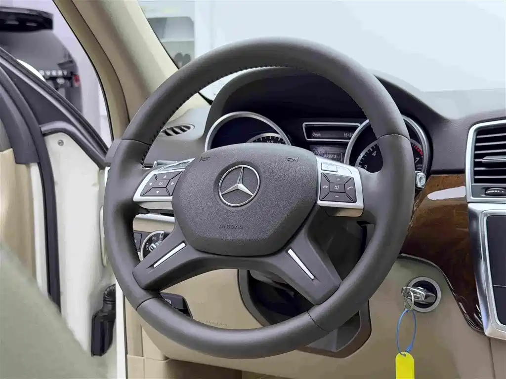 Mercedes-Benz M-Class 2014 — фото 13