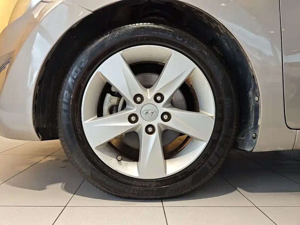 Hyundai Elantra 2014