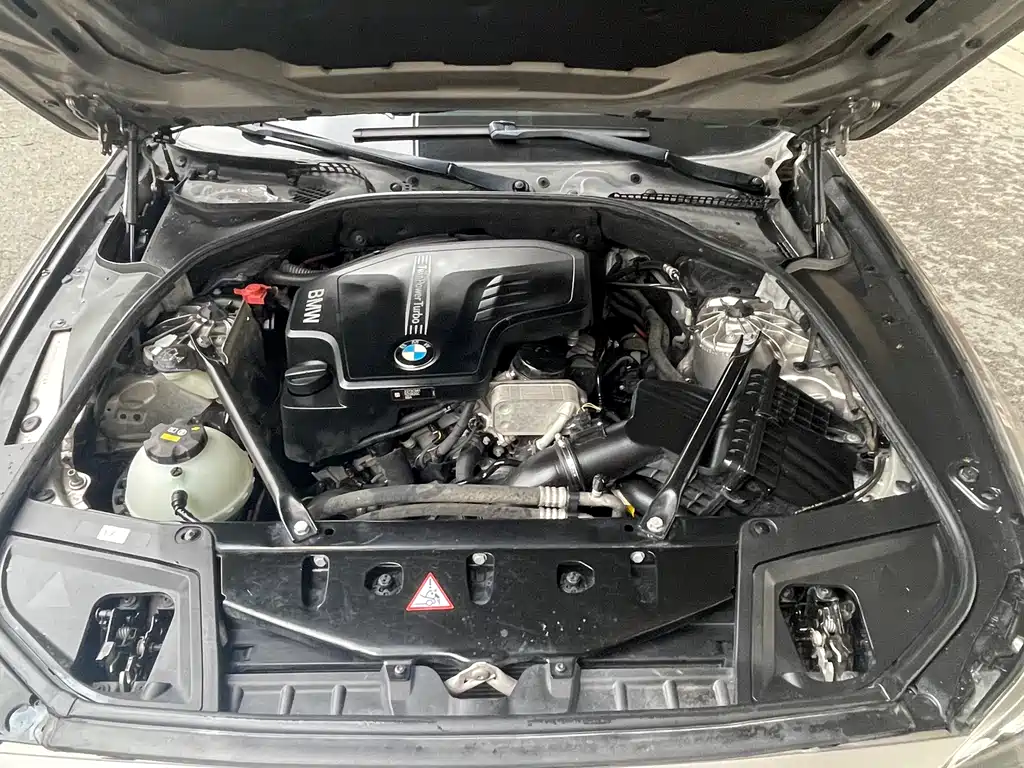 BMW 5 Series 2016 — фото 17