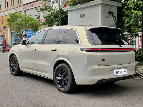 Li Auto L8 2023