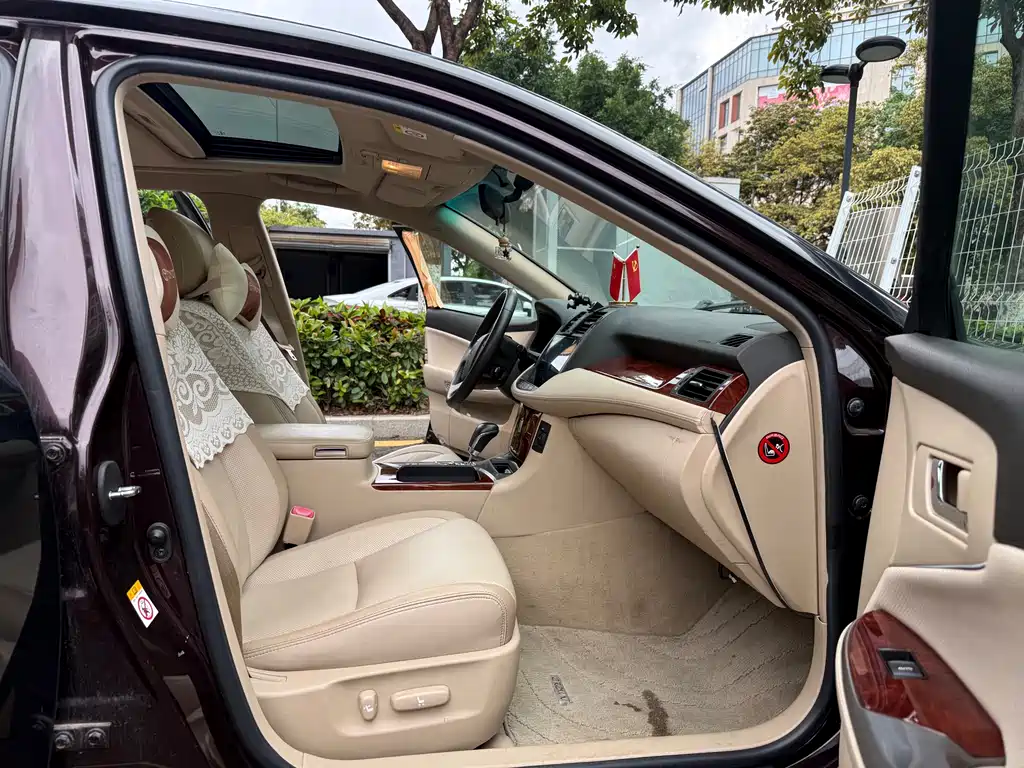 Toyota Crown 2014 — фото 10
