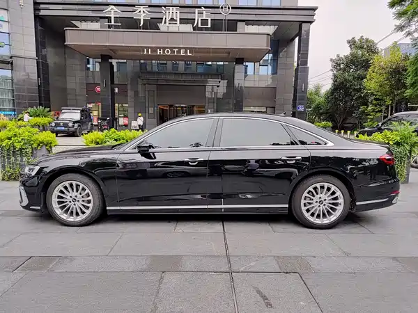 Audi A8 2023