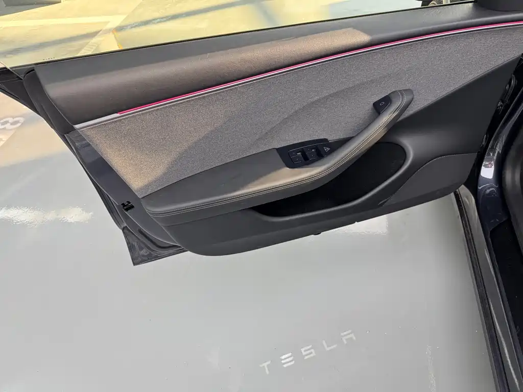 Tesla Model 3 2023 — фото 4