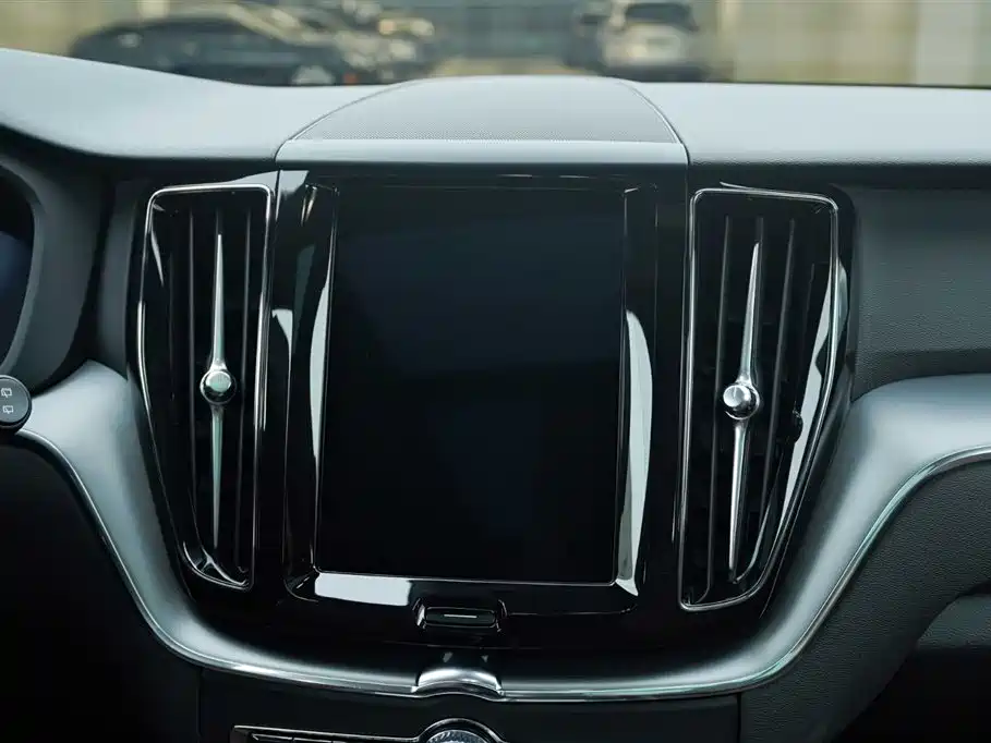 Volvo XC60 2025 — фото 19