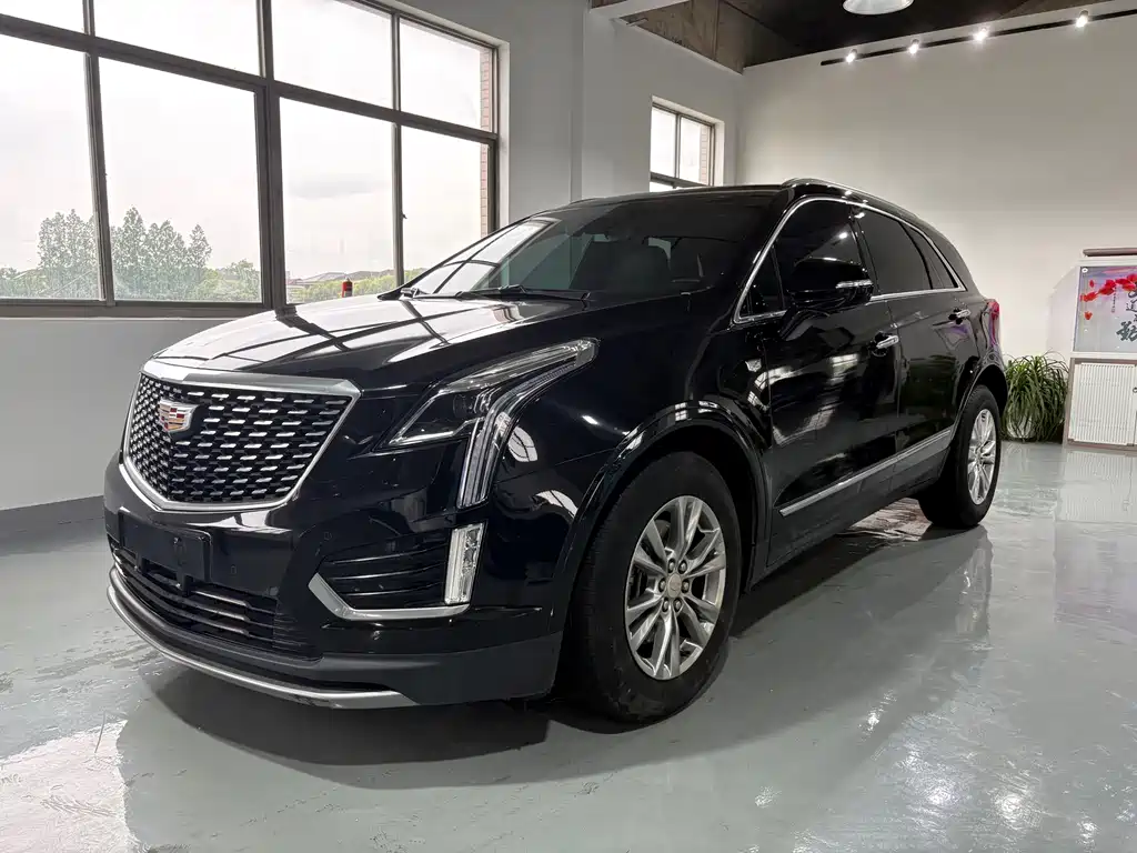 Cadillac XT5 2021 — фото 1