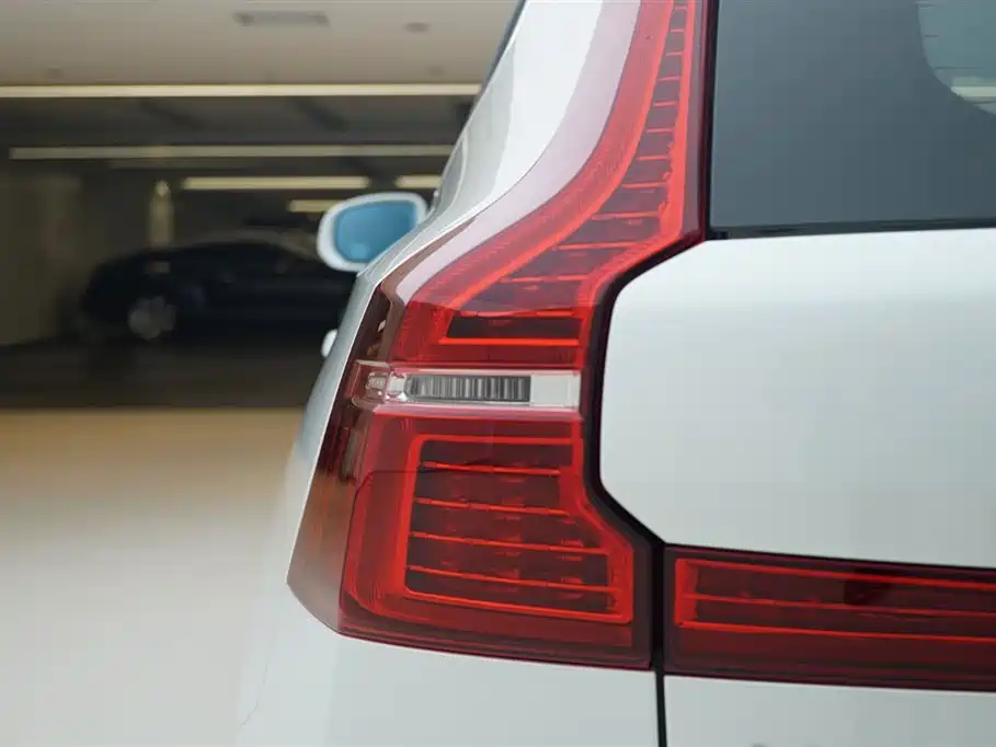Volvo XC60 2025 — фото 16