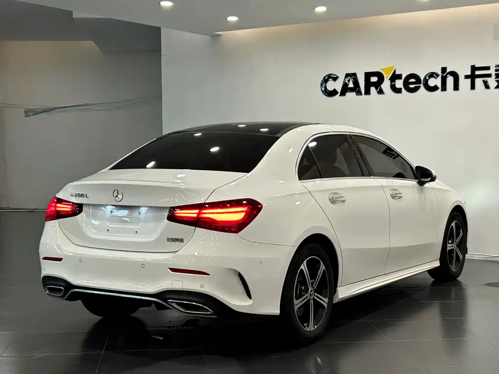 Mercedes-Benz A-Class 2024 — фото 10