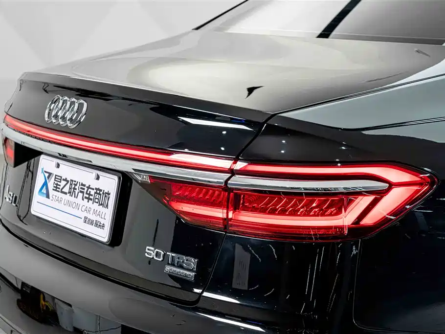 Audi A8 2021 — фото 9