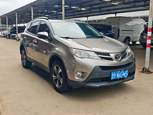 Toyota RAV4 2015