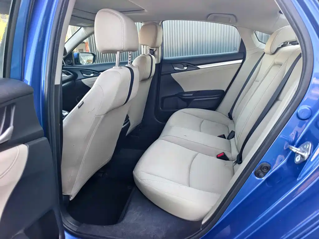Honda Civic 2017 — фото 11
