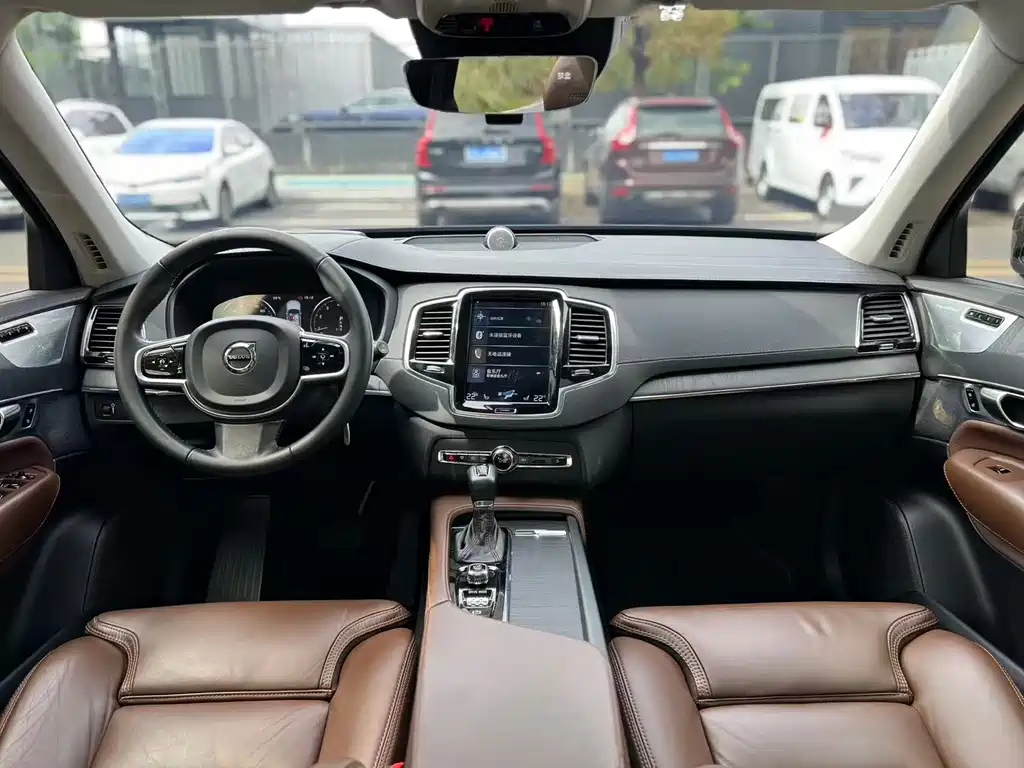 Volvo XC90 2020 — фото 9