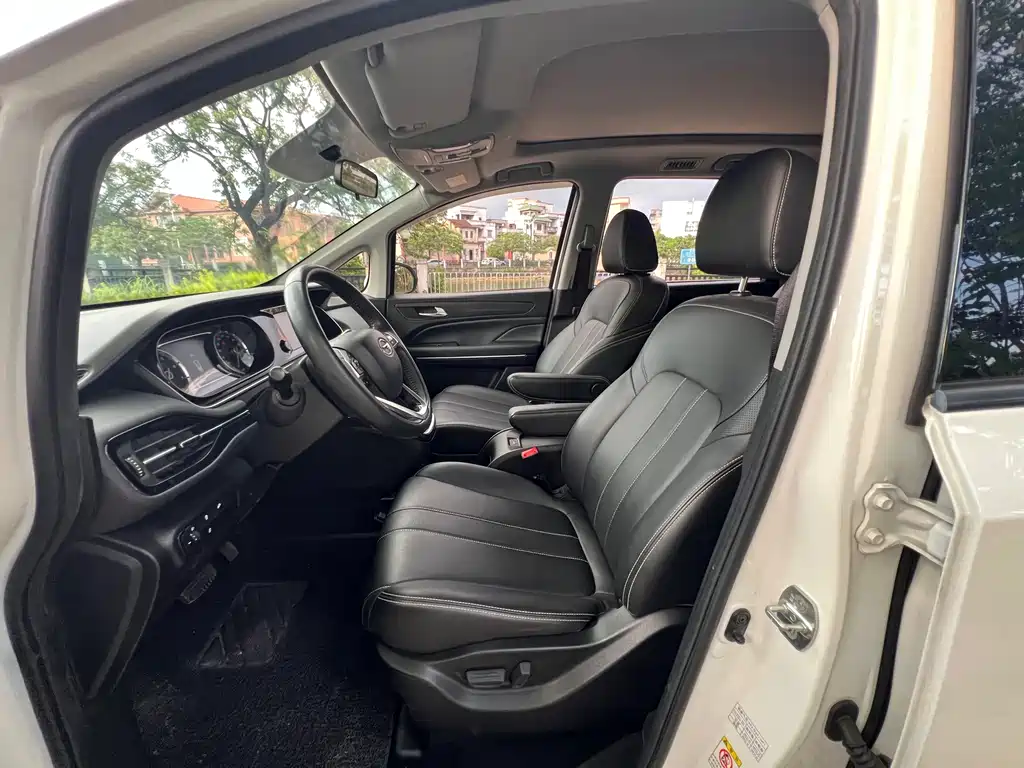 GAC Trumpchi M6 2021 — фото 4