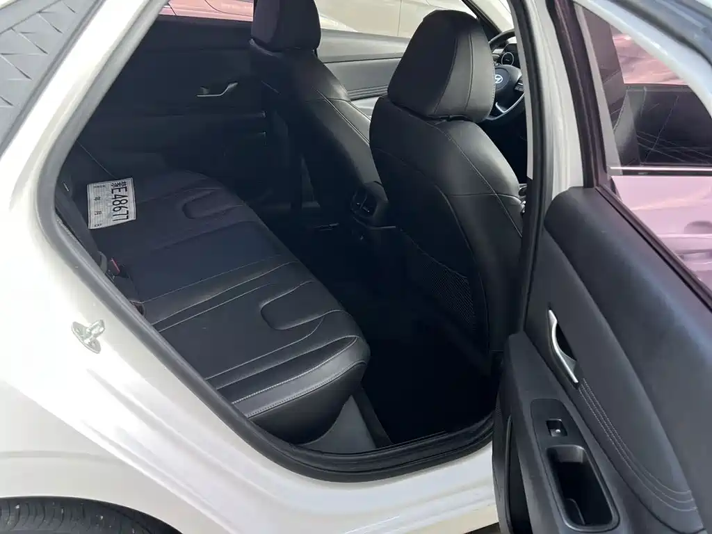 Hyundai Elantra 2023