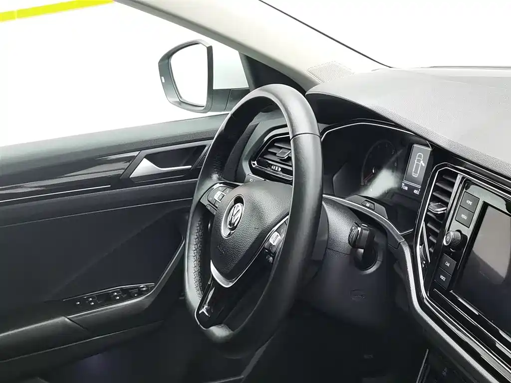 Volkswagen T-Roc 2019 — фото 22