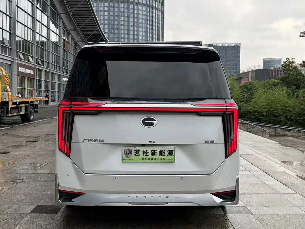 GAC Motor Trumpchi E9 2023 — фото 6