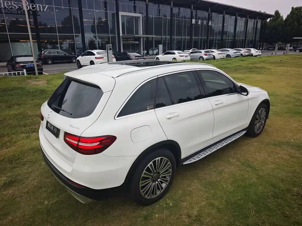 Mercedes-Benz GLC 2017 — фото 11