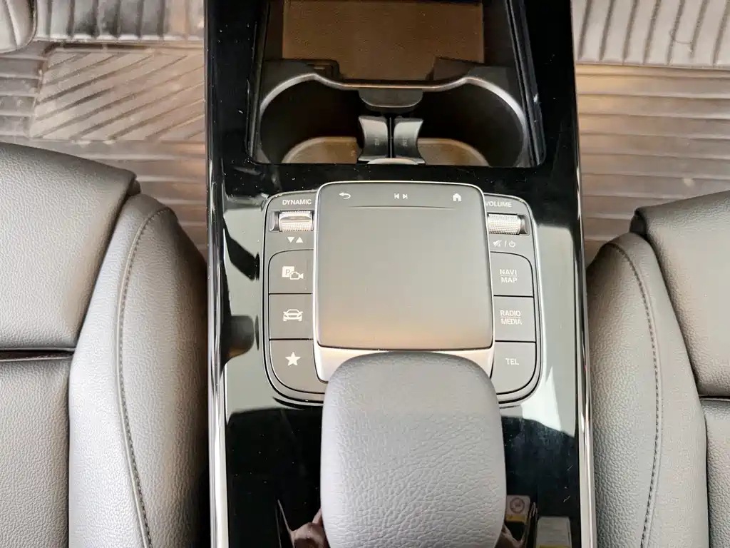 Mercedes-Benz A-Class 2022 — фото 15
