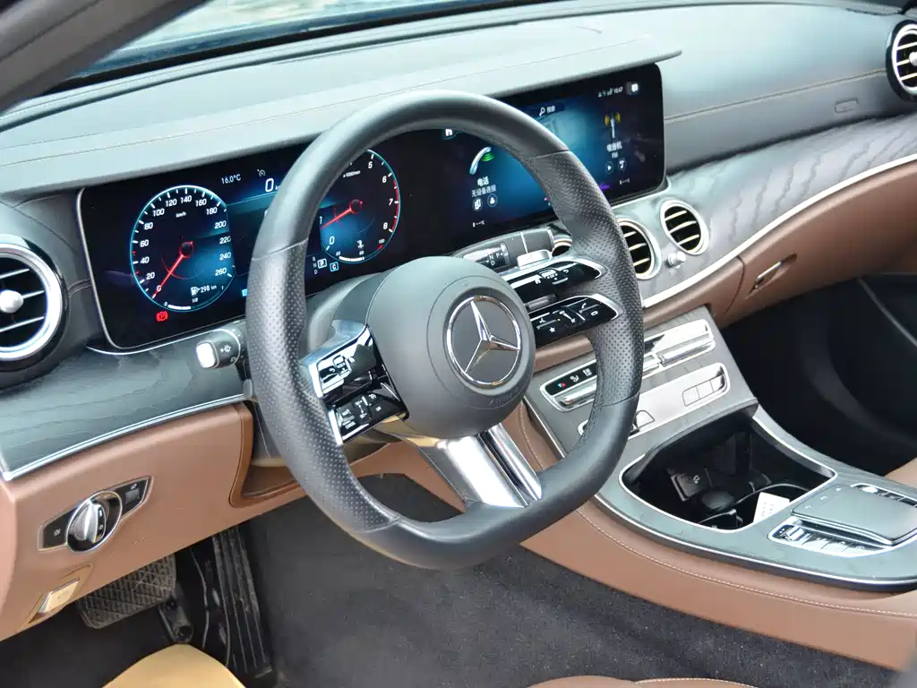 Mercedes-Benz E-Class 2021 — фото 11