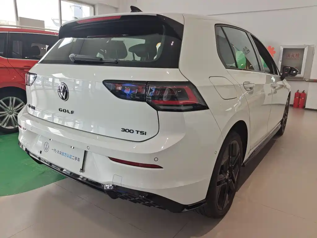 Volkswagen Golf 2025