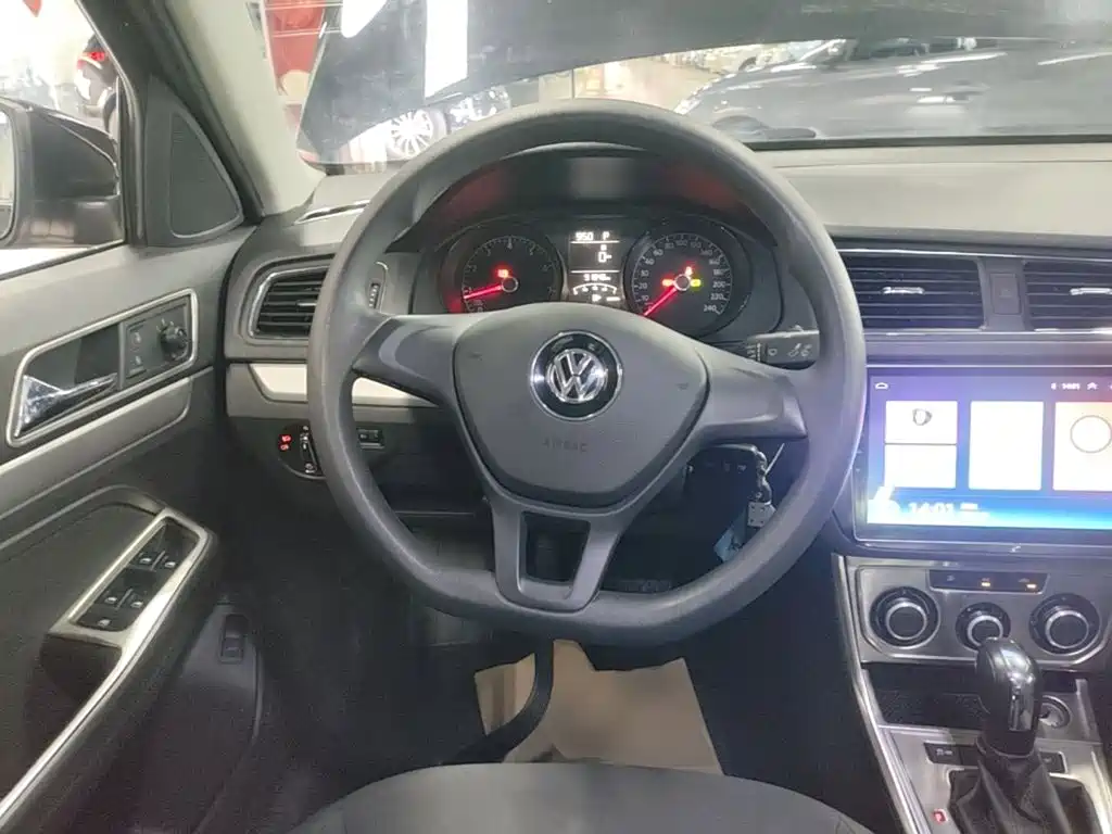 Volkswagen Lavida 2018 — фото 11