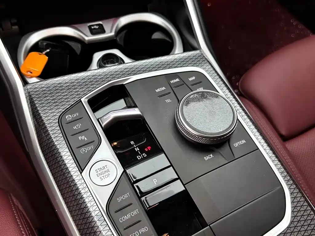 BMW 3 Series 2023 — фото 16