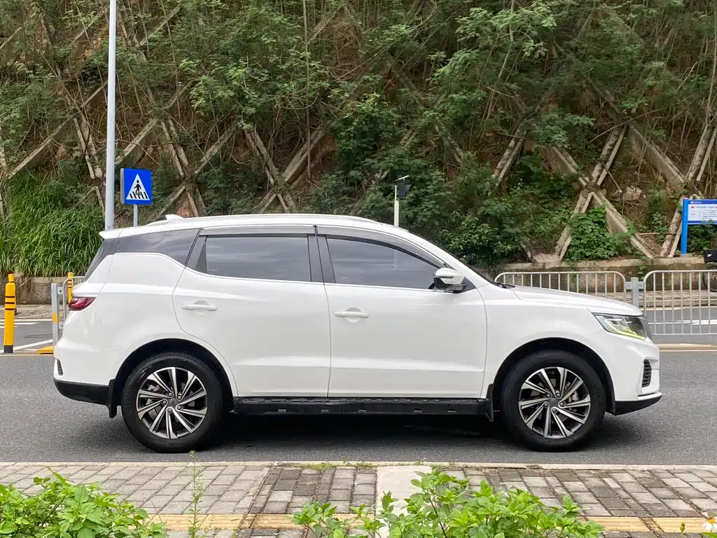 Geely Vision X6 2019 — фото 19