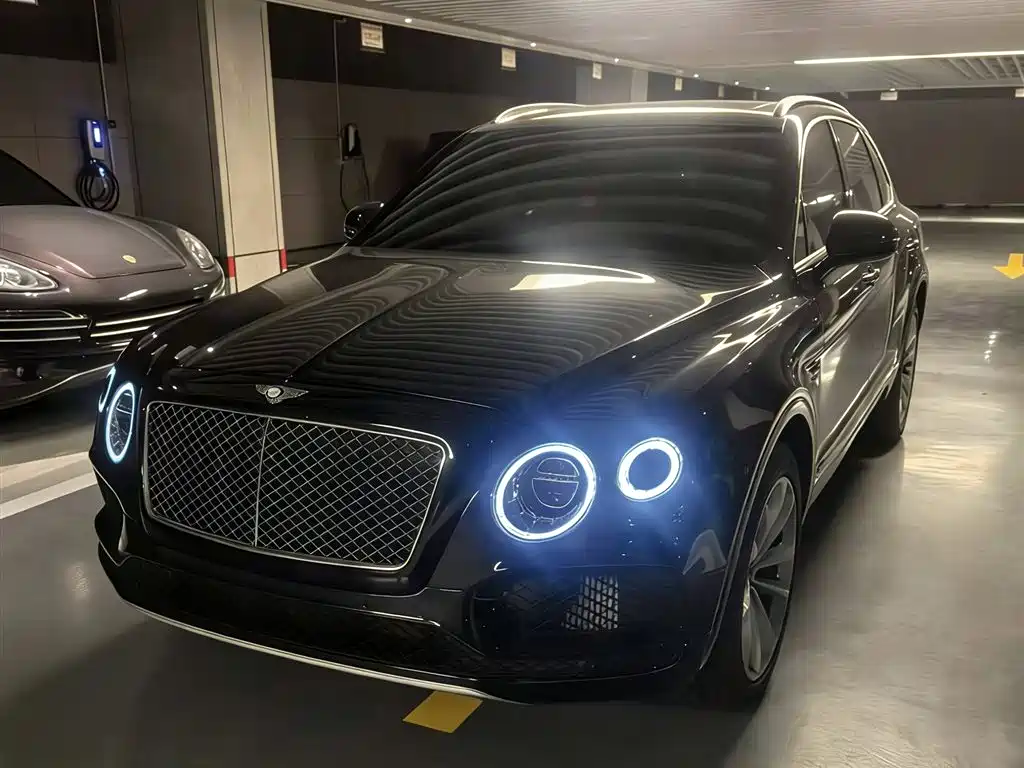 Bentley Bentayga PHEV 2023