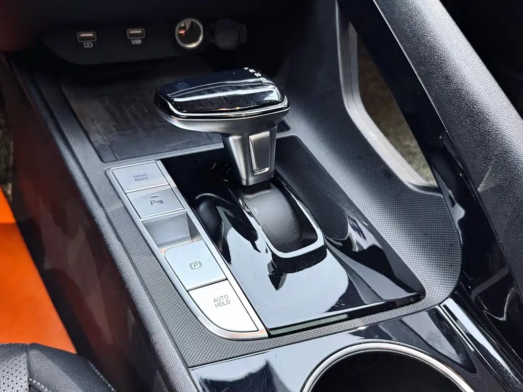 Hyundai Elantra 2021 — фото 15