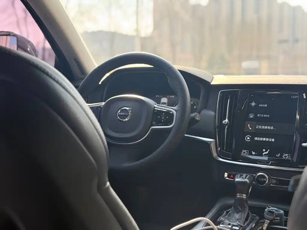 Volvo V90 2018 — фото 13