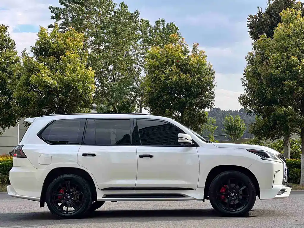 Lexus LX 2016 — фото 9