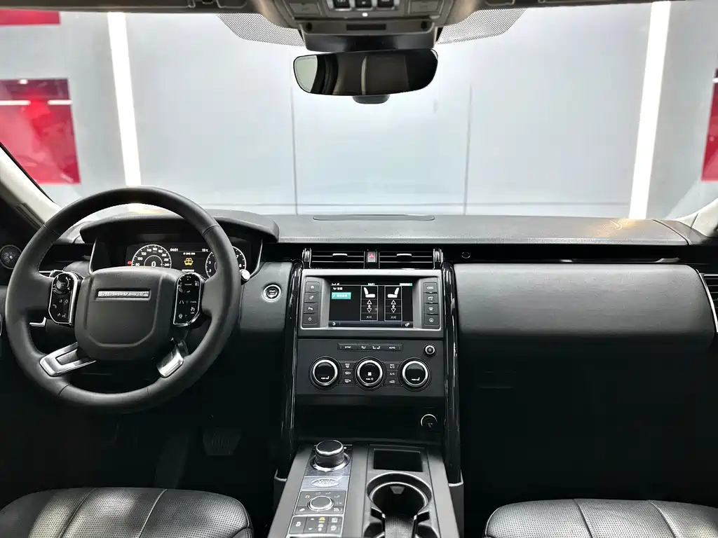 Land Rover Discovery 2018 — фото 12