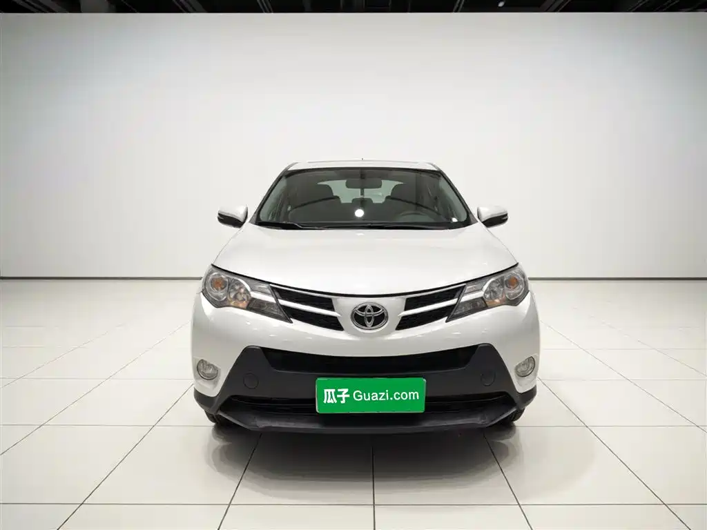 Toyota RAV4 2015 — фото 3