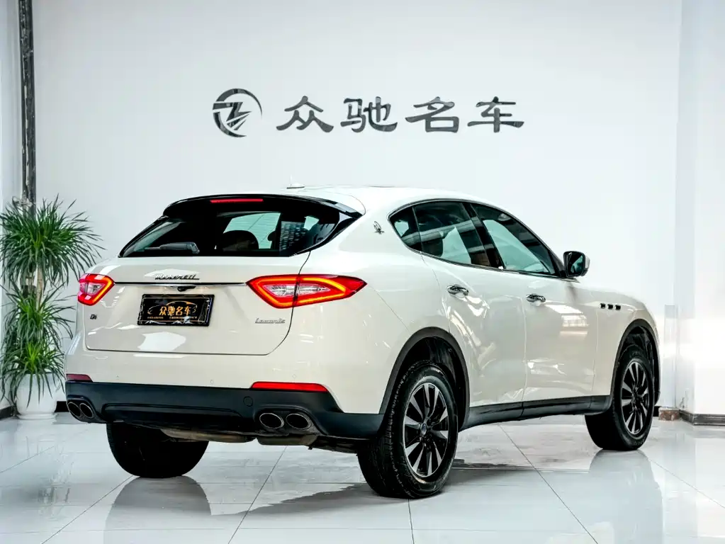Maserati Levante 2018 — фото 12
