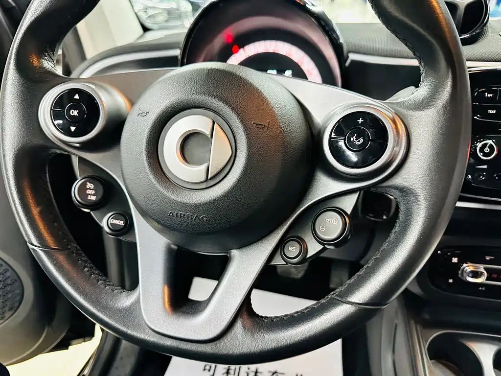 smart Fortwo 2018 — фото 33