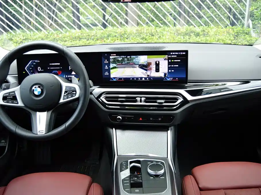BMW 3 Series 2025 — фото 12