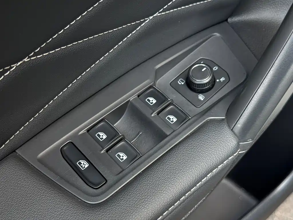 Volkswagen Tiguan L 2023 — фото 20