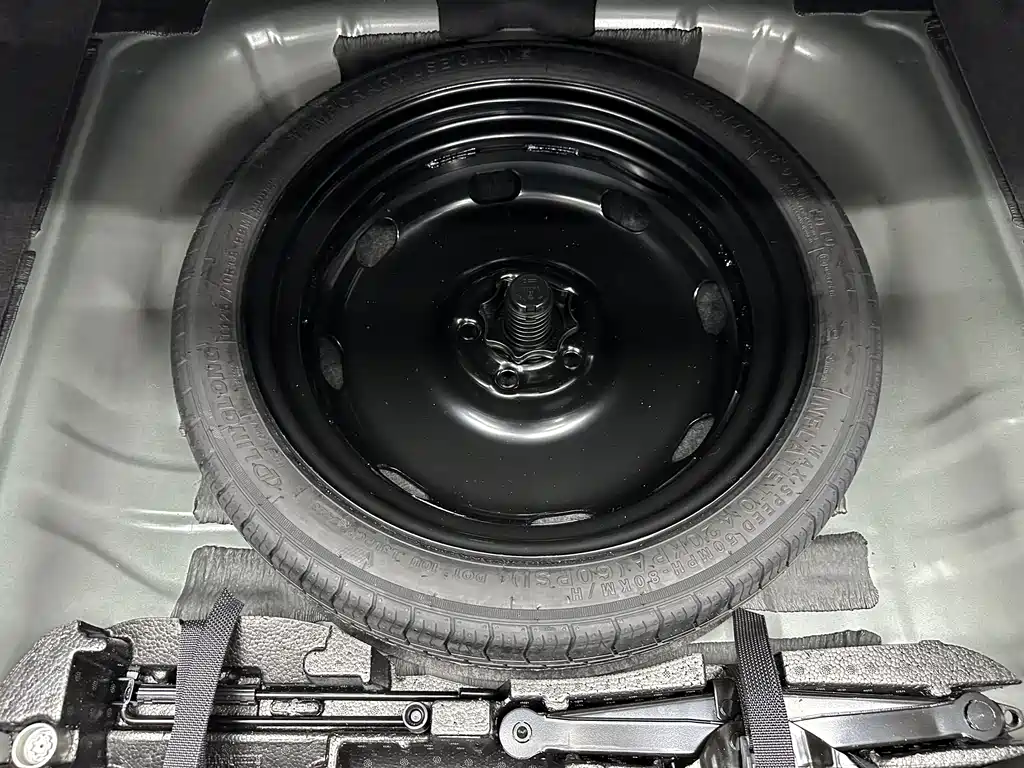 Audi A3 2023 — фото 17