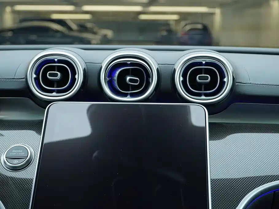 Mercedes-Benz C-Class 2023 — фото 17