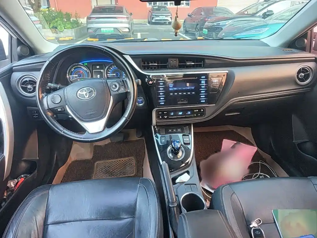 Toyota Corolla 2018 — фото 13