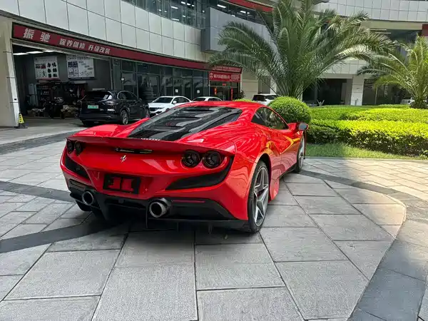 Ferrari F8 2019