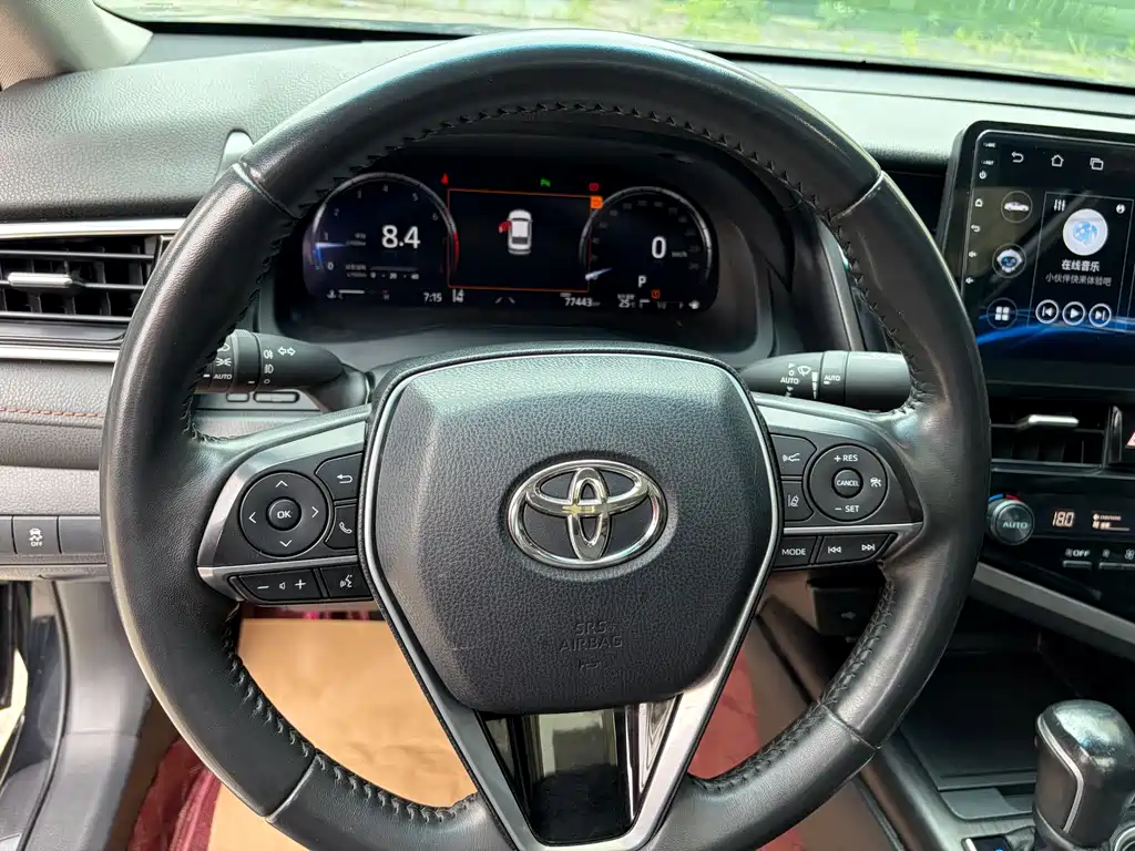 Toyota Camry 2021 — фото 9