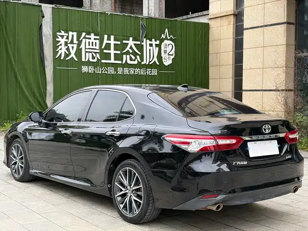 Toyota Camry 2021