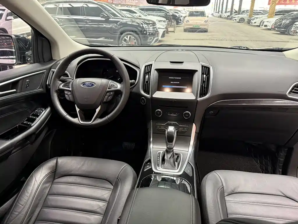 Ford Edge 2018 — фото 12