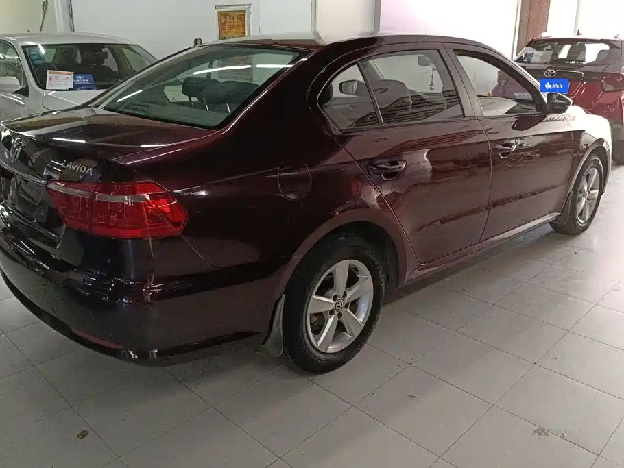 Volkswagen Lavida 2013