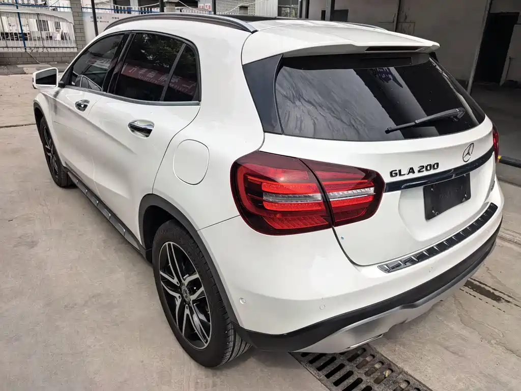Mercedes-Benz GLA 2018 — фото 13