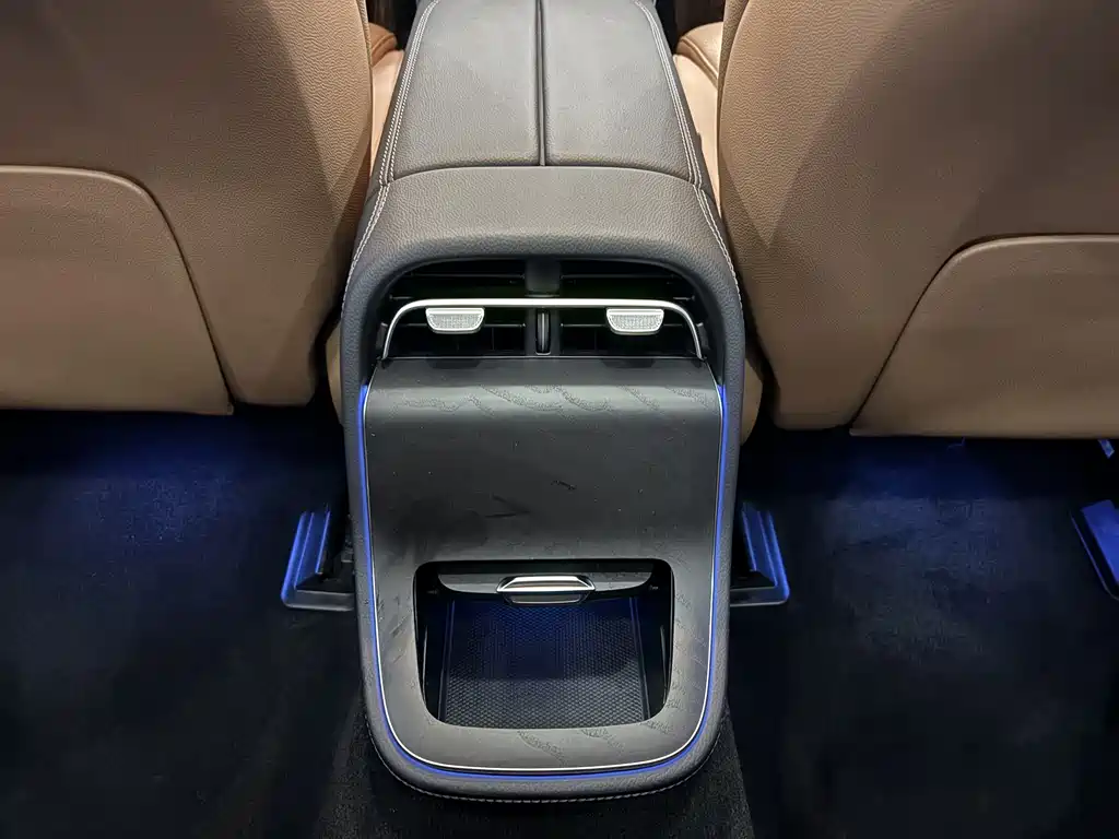 Mercedes-Benz E-Class 2025 — фото 20