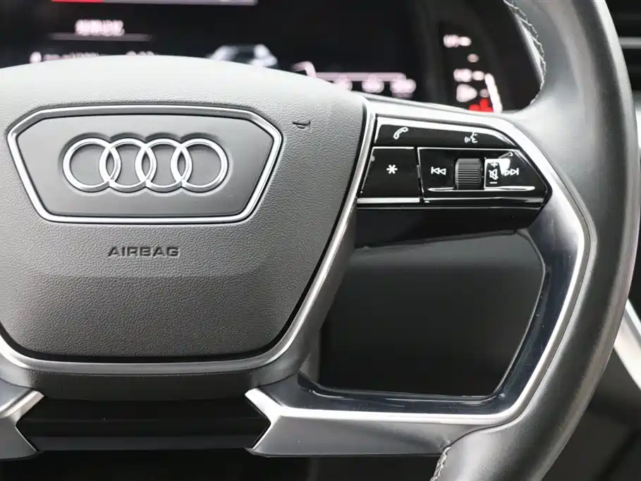 Audi A7L 2024 — фото 18