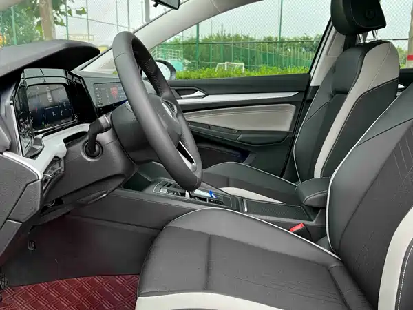Volkswagen Golf 2022
